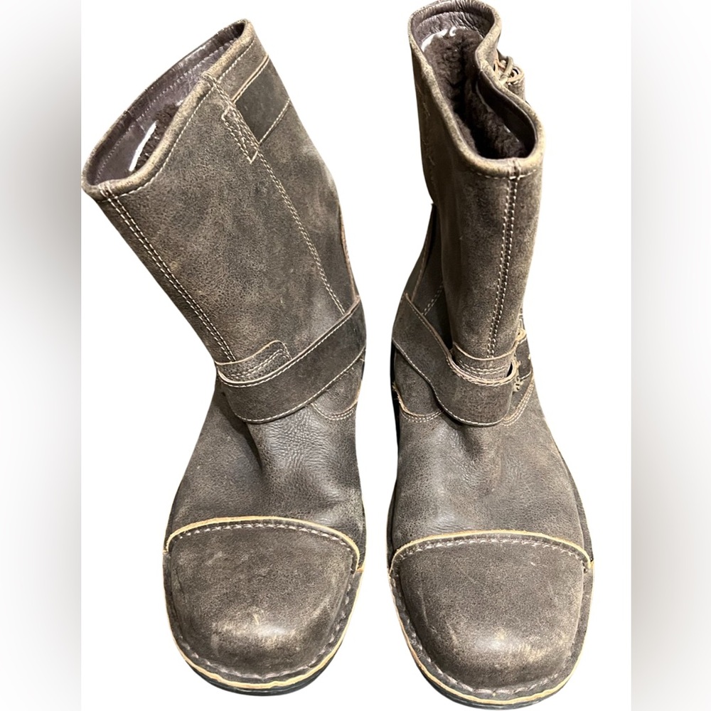 EUC Ugg winter boots